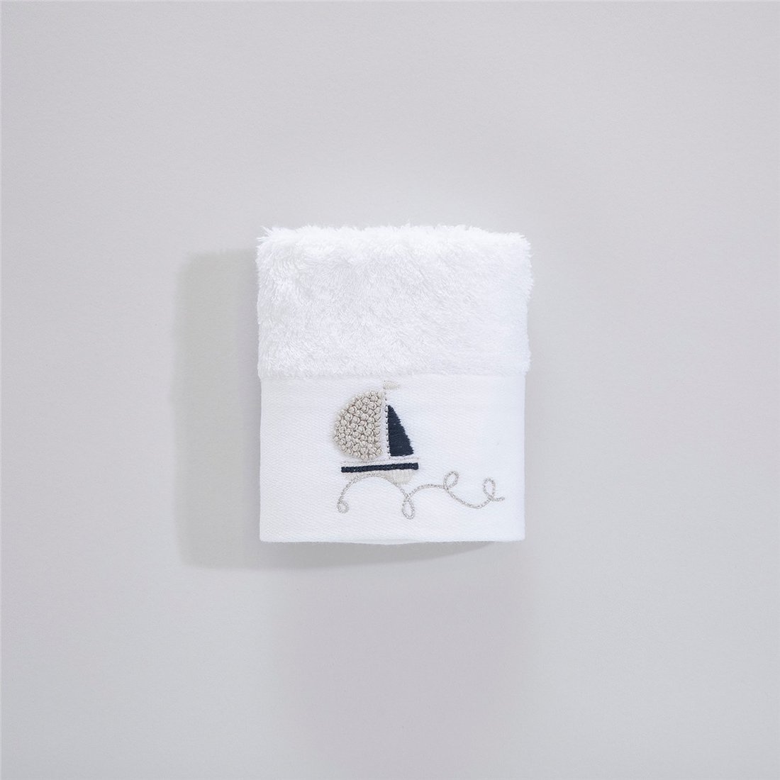 Полотенце банное Сasta белое с ручной вышивкой