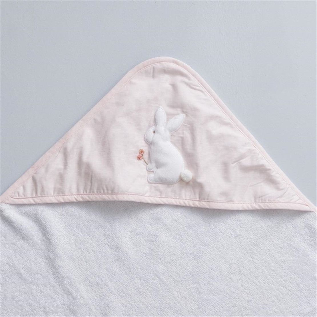 Рушник - куточок для новонароджених ROSA 129*97 білий з рожевим