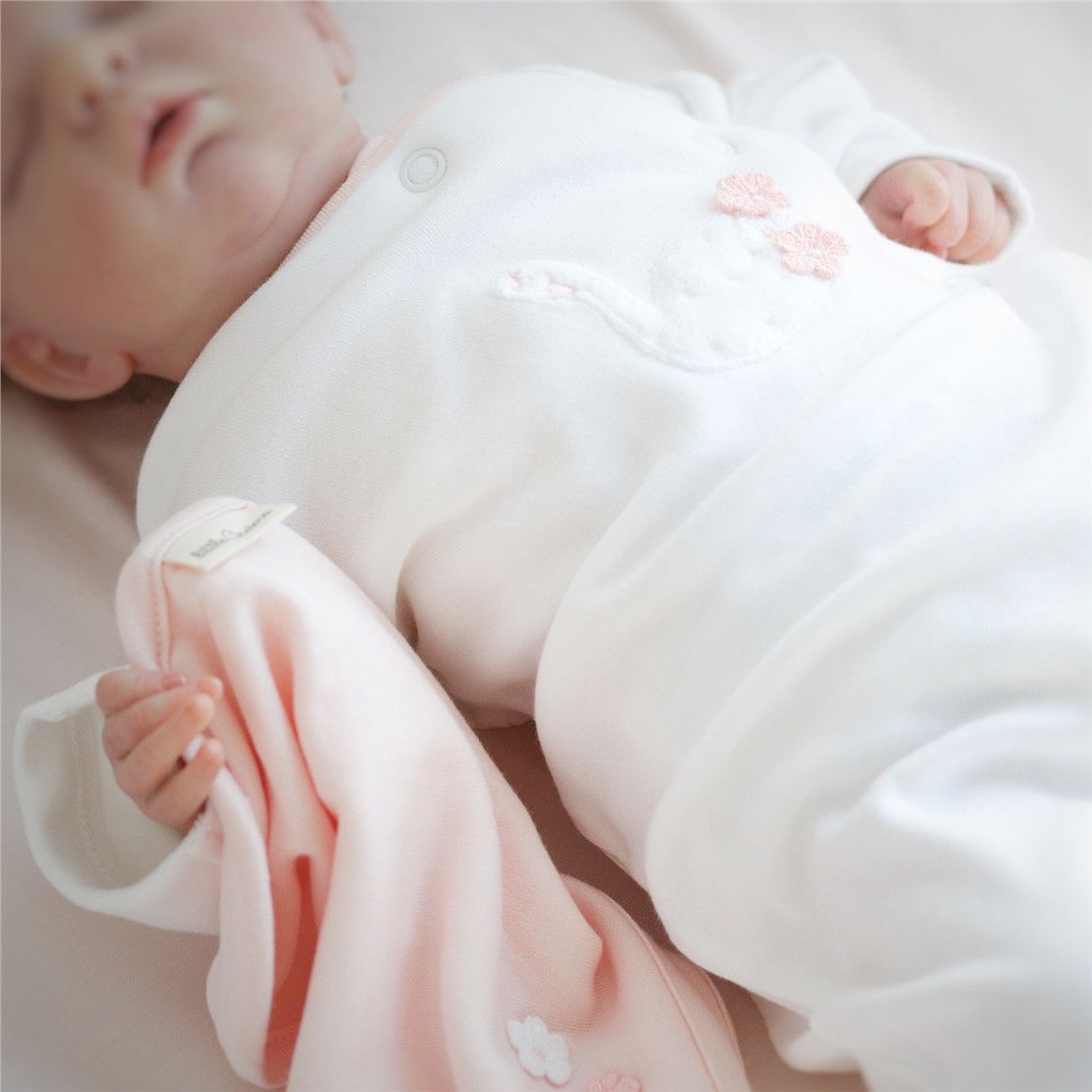 Набір для новонародженої дівчинки Swan, 50-56 см, 6 одиниць, рожево-білий