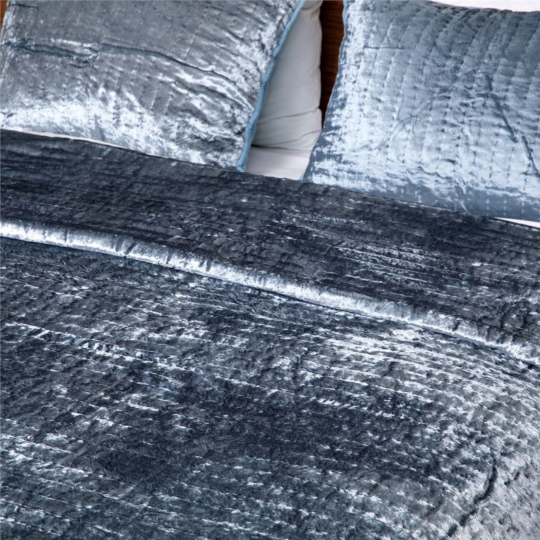 Вишукане Luxury покривало CLARA на ліжко з наволочками 240X260 блакитне