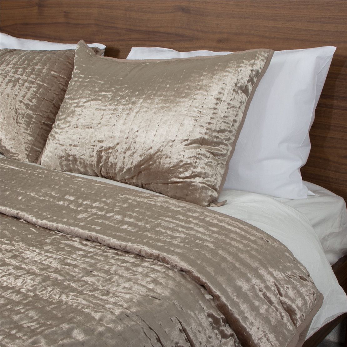 Вишукане Luxury покривало CLARA на ліжко з наволочками 240X260 бежеве