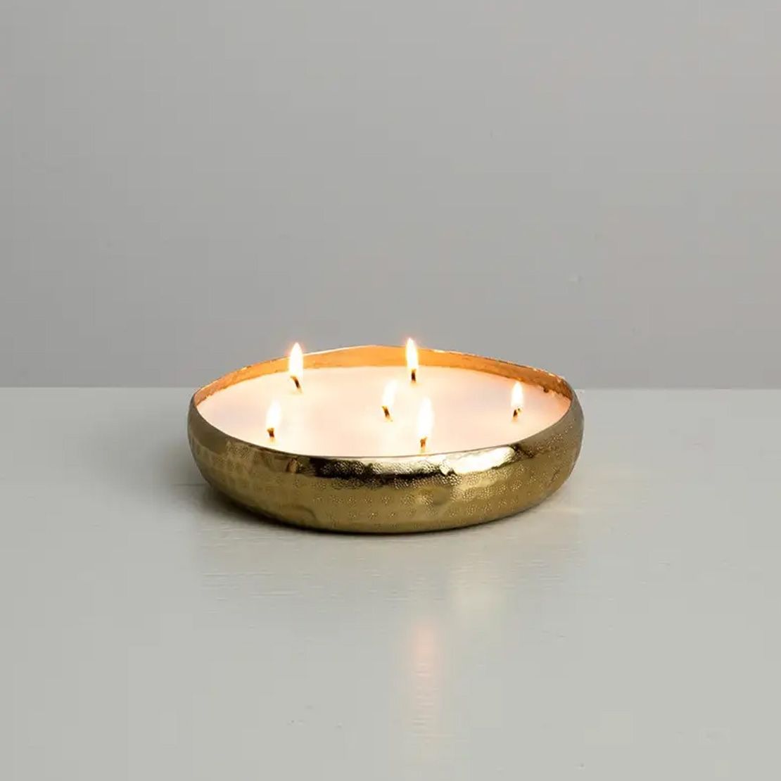 Ароматическая декоративная свеча OUD & AMBER Gold Tray в размерах