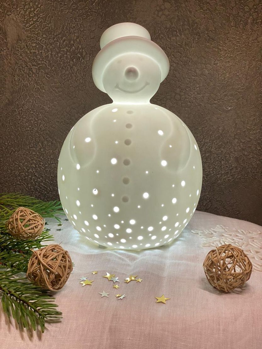 Новорічна настільна порцелянова лампа-нічник "Сніговик" з освітленням 16 кольорів