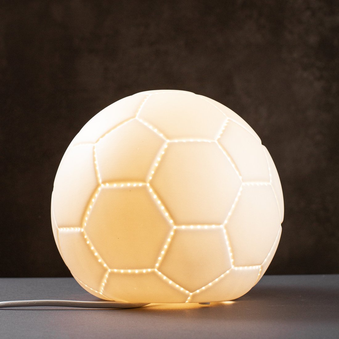 Настольная фарфоровая лампа-ночник "Футбольный мяч", ручная работа, с регулировкой цвета освещения 16 цветов!