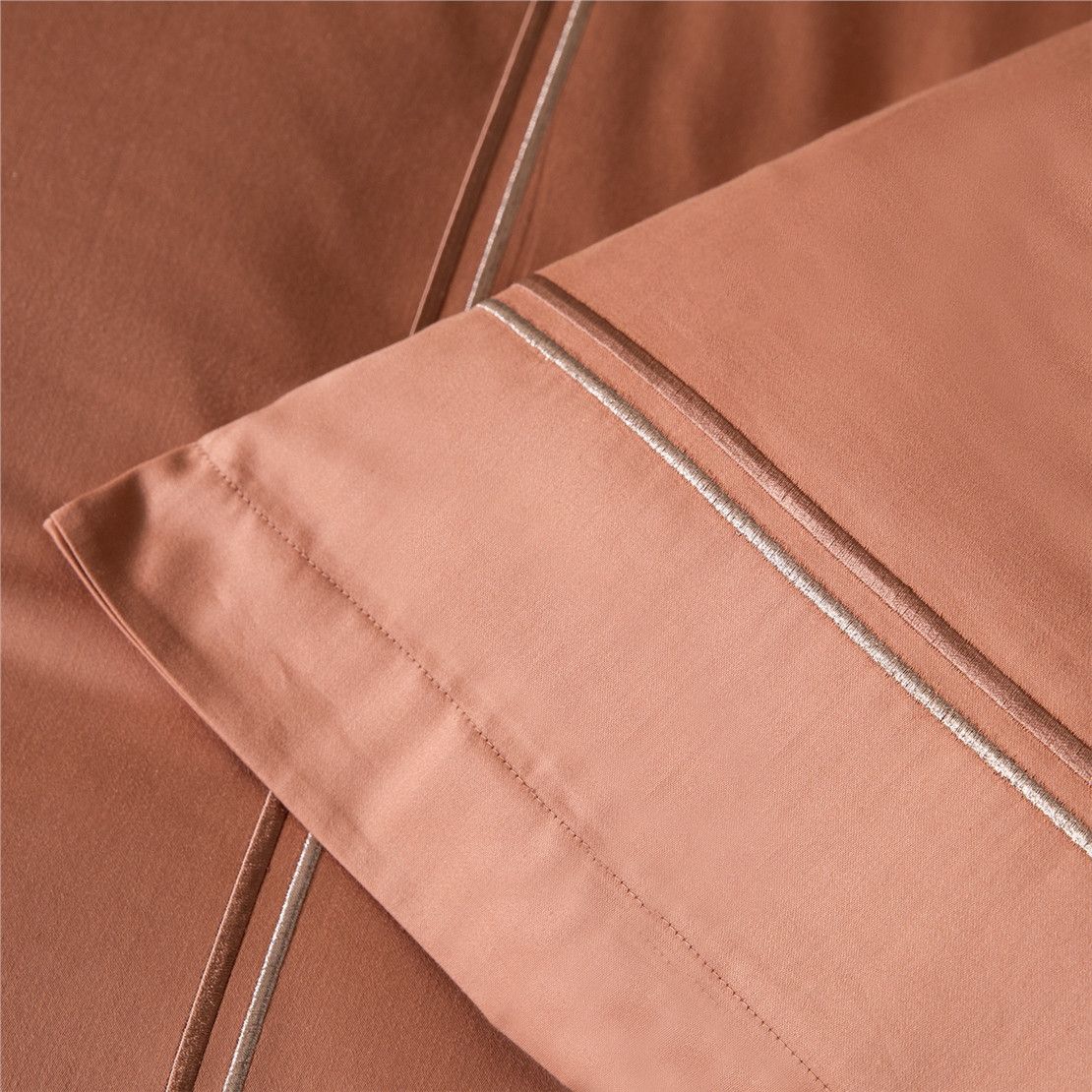 Премиум Комплект постельного белья цвета медь 200x220 Copper (простынь на резинке)