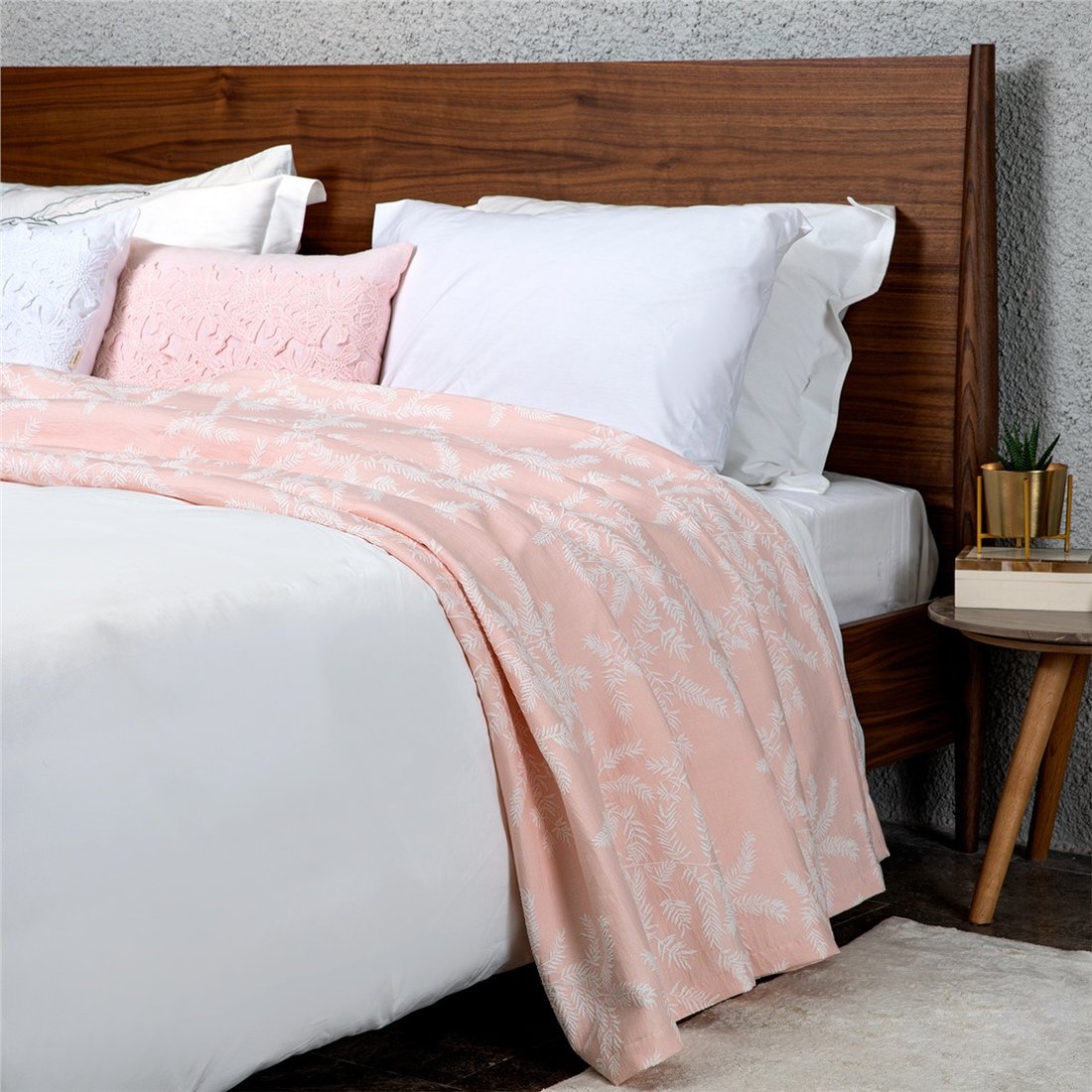 Покрывало на кровать розовое с белыми цветами BAHA Хлопок 240x260 см