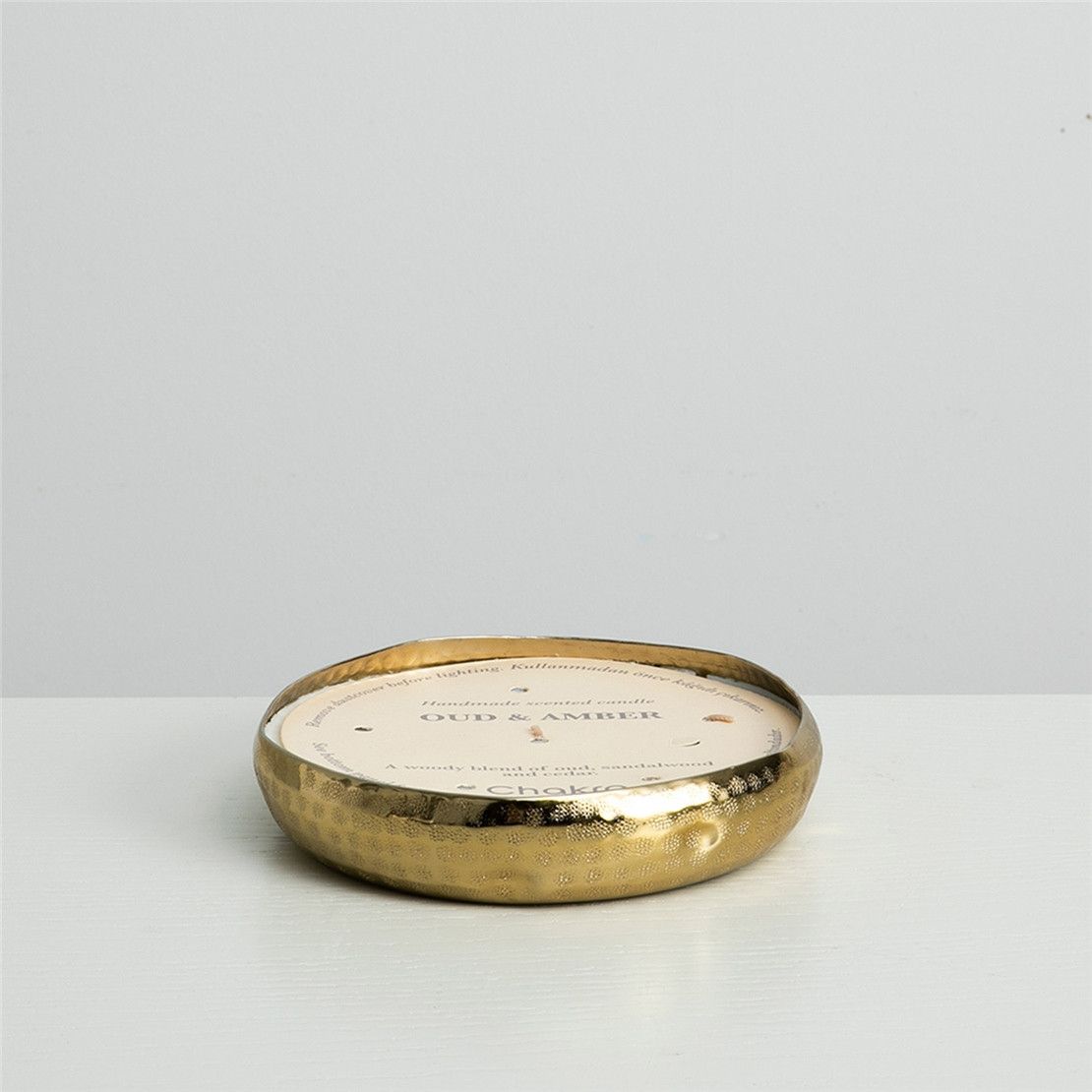 Ароматическая декоративная свеча OUD & AMBER Gold Tray в размерах